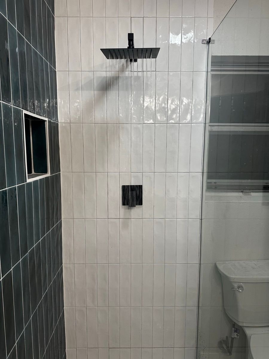 Bathroom remodel by FlyFix