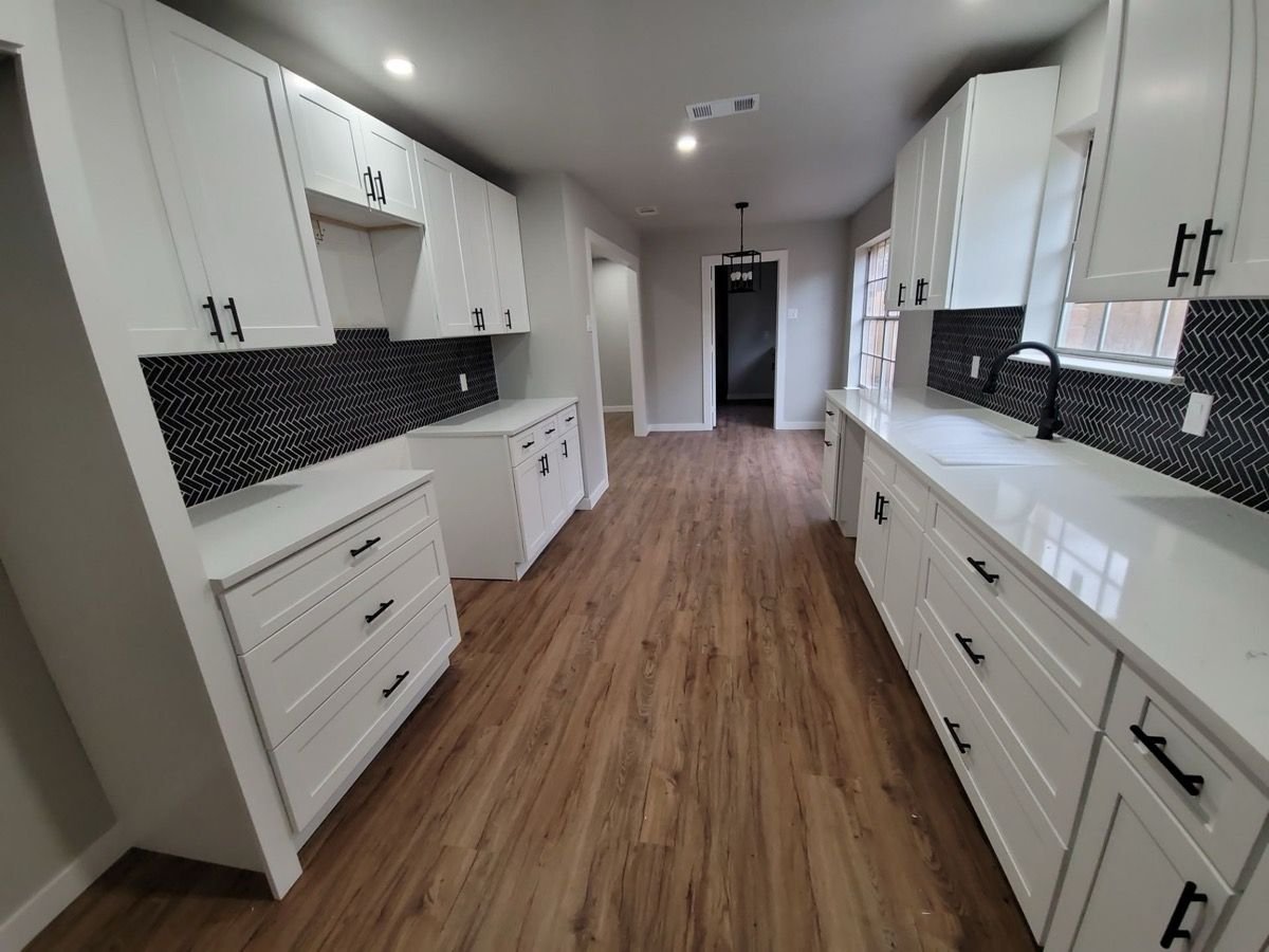 Flooring Installation by FlyFix